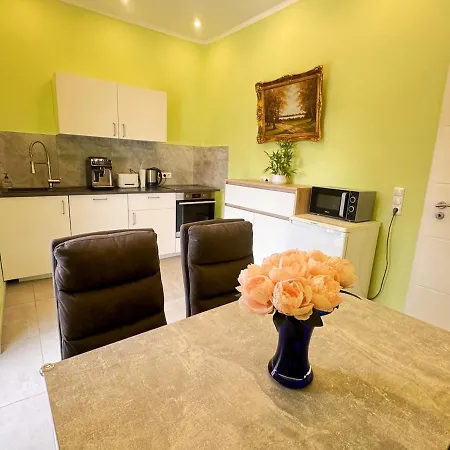 Rheinblick Family - 2 Double Beds Privatunterkunft *